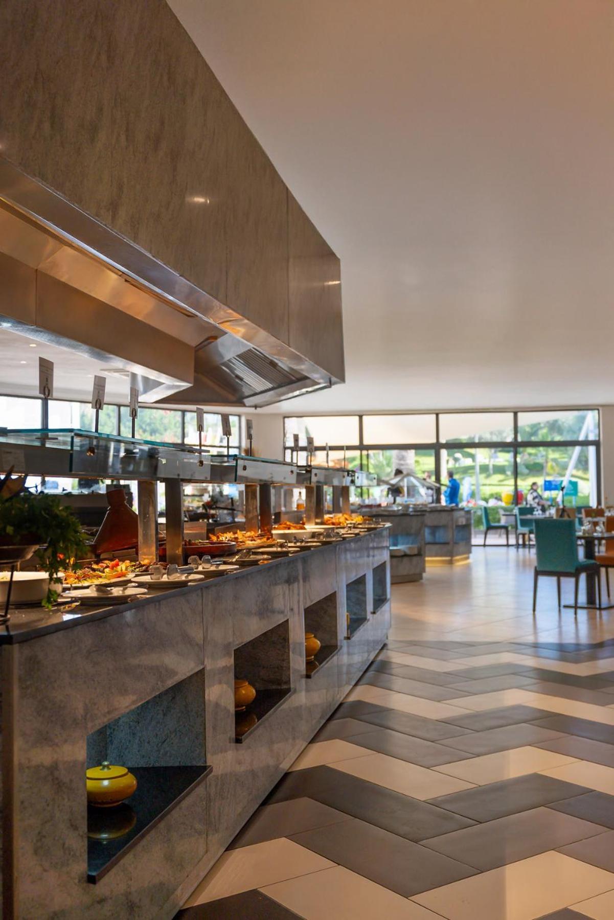 Kenzi Europa Hotel Agadir Exterior foto The buffet at the hotel