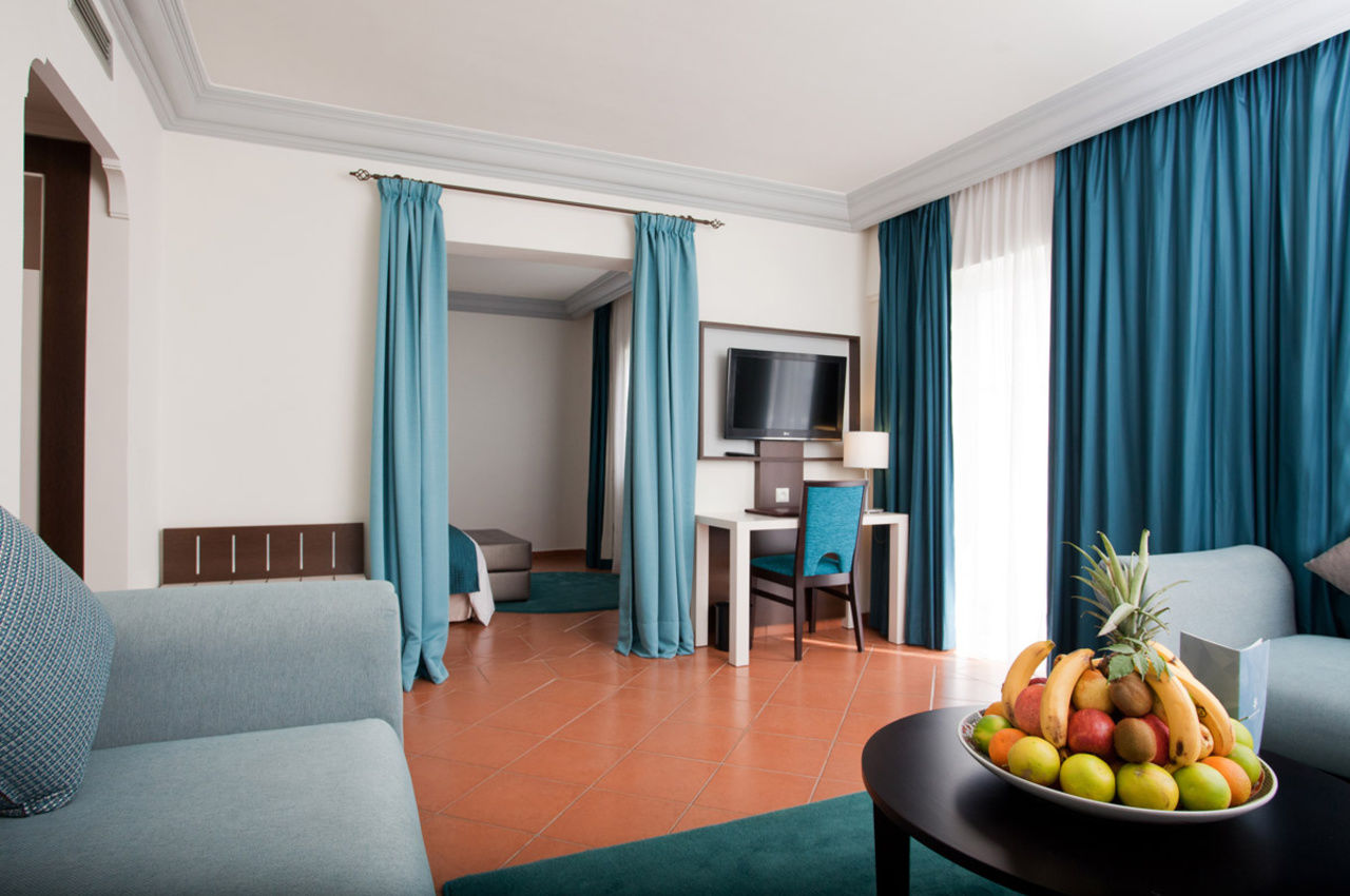 Kenzi Europa Hotel Agadir Exterior foto A suite at the hotel
