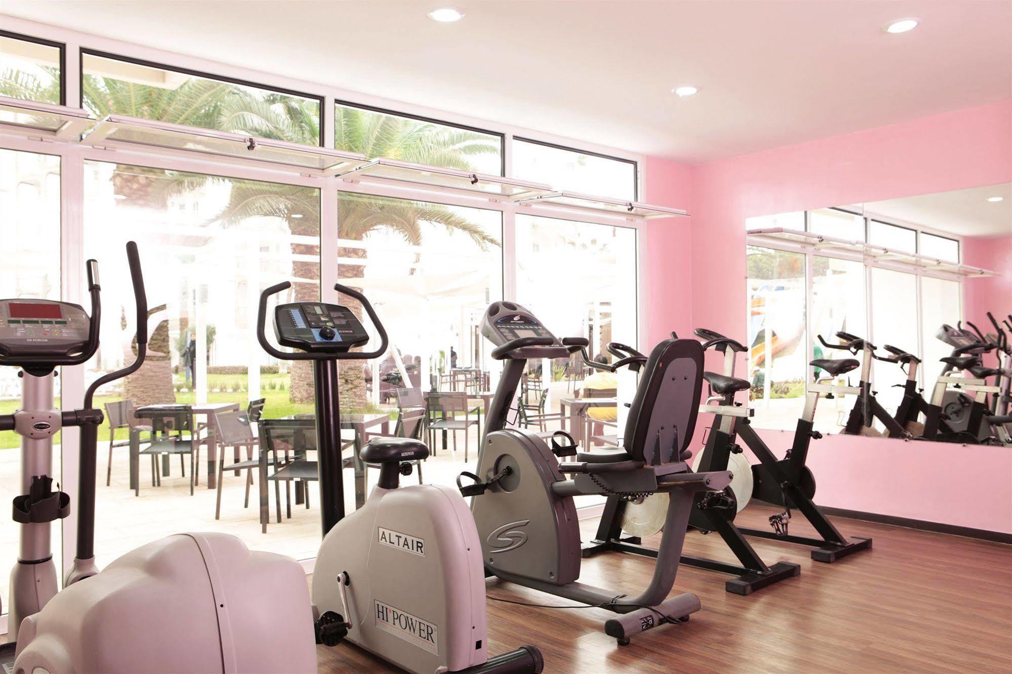 Kenzi Europa Hotel Agadir Exterior foto A gym at a hotel