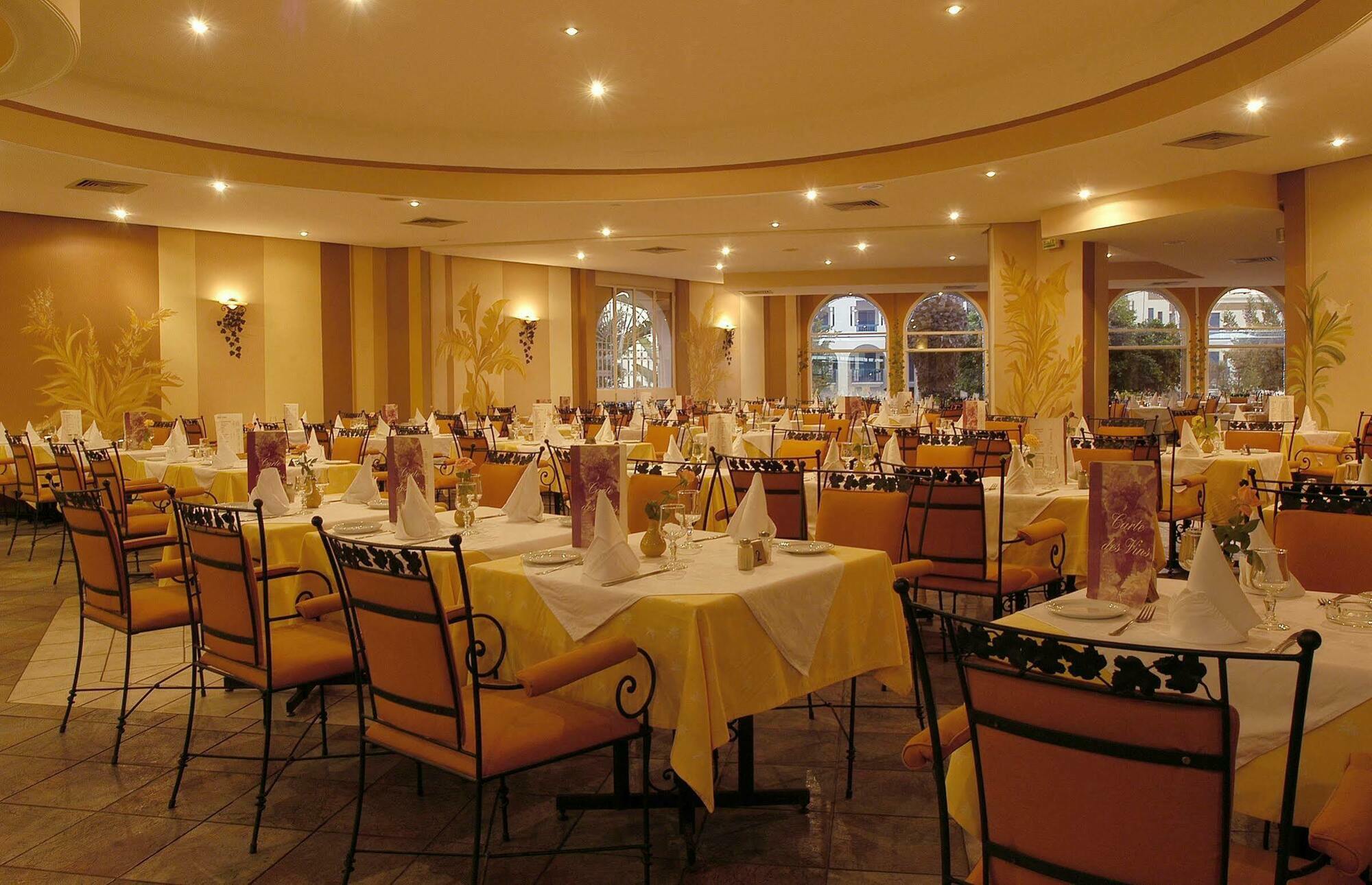 Kenzi Europa Hotel Agadir Exterior foto Restaurant