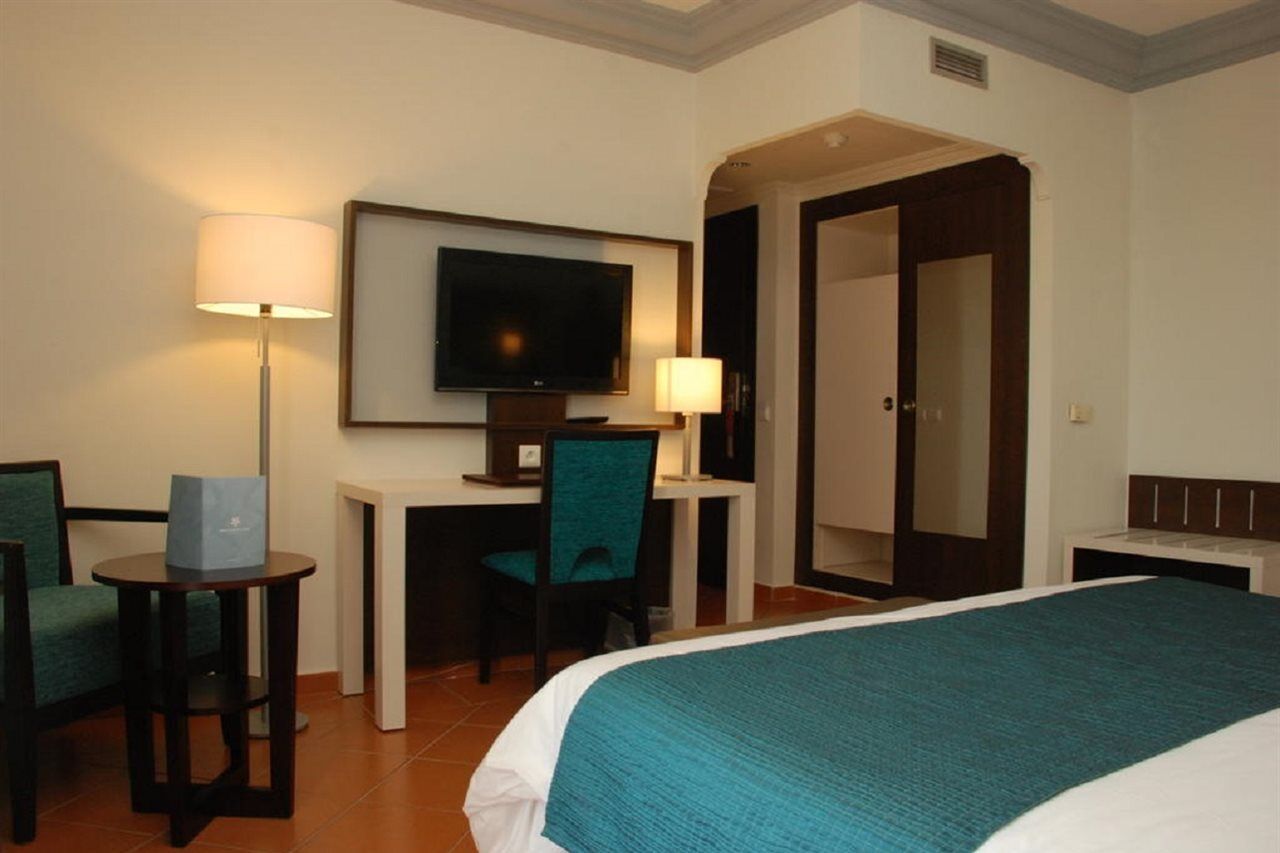 Kenzi Europa Hotel Agadir Exterior foto A room at the hotel